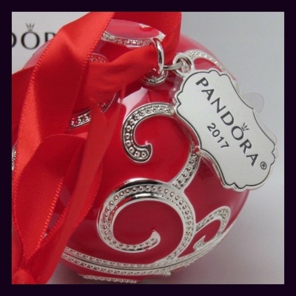 Pandora Limited Edition Radio City Rockettes 2017 Black Friday Ornament & Charm - Picture 5 of 6